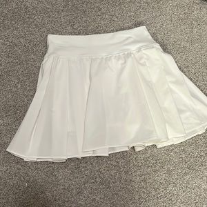 White Aerie tennis skirt
